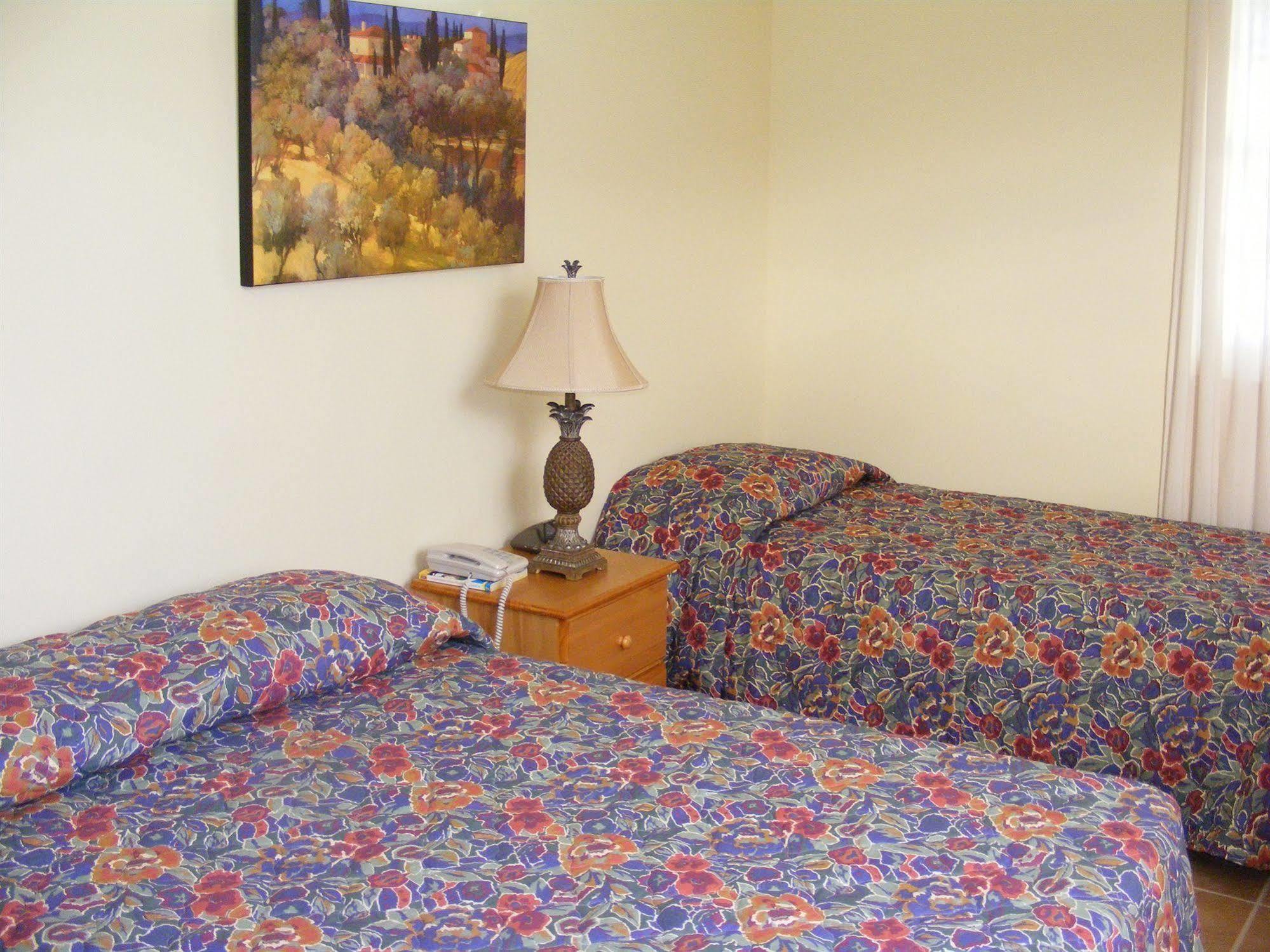 Paige Pond Country Inn St. John's Kültér fotó