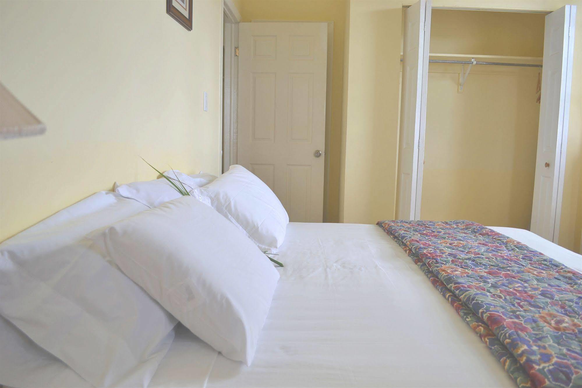 Paige Pond Country Inn St. John's Kültér fotó